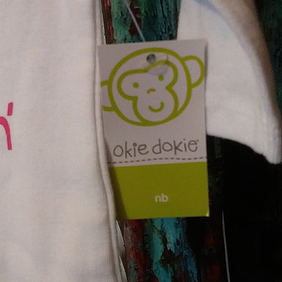 Newborn long sleeve onesie - Picture 3 of 3